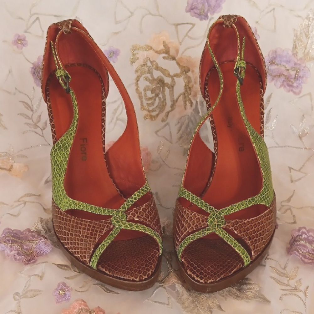 Isabella Fiore Women's Brown and Green Open-Toe Heels